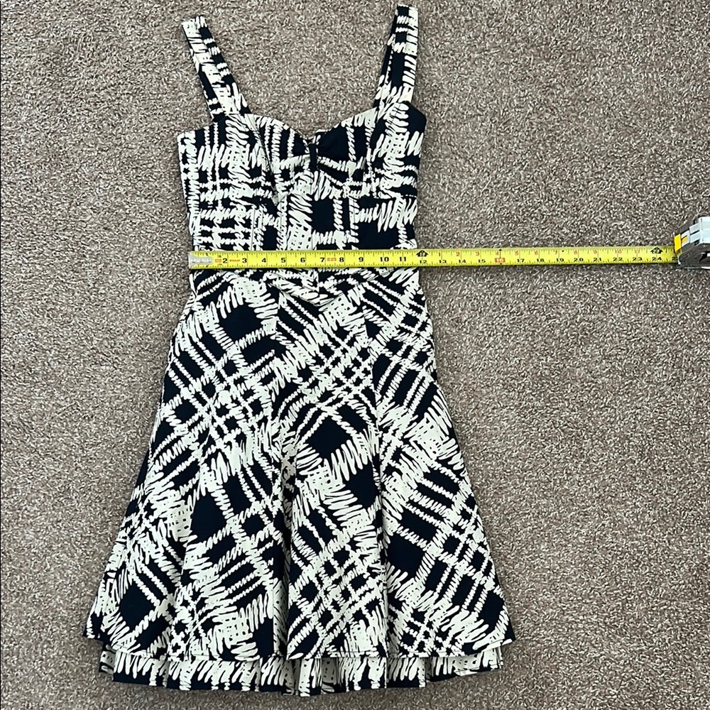 Karen millen navy and White Patterned Dress - Picture 2 of 10